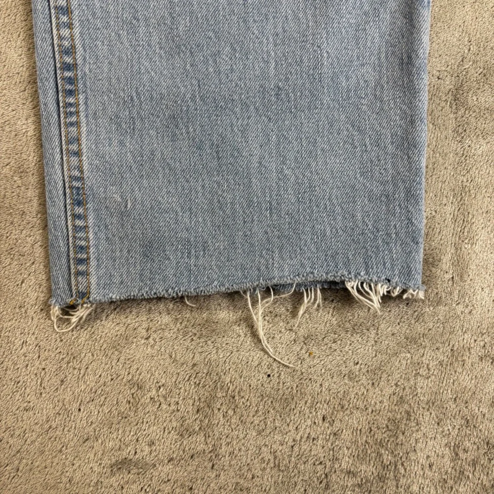VTG Levi's 550 Relaxed Fit Mens 33x26 Light Wash Good Raw Hem USA Made 90s Denim
